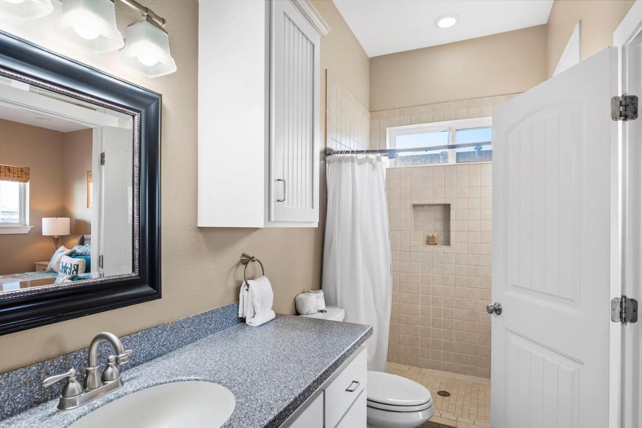 New 5 Bdrm W/Pool, Observation Deck Walk To Beach! Port Aransas Luaran gambar